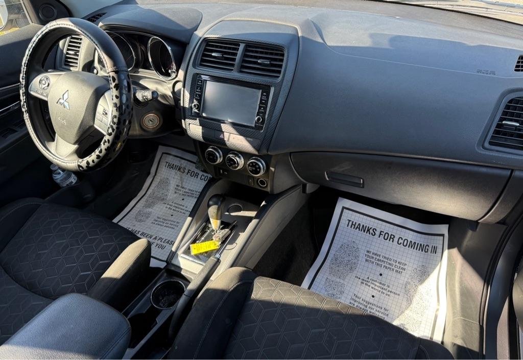 Mitsubishi Outlander Sport photo 13