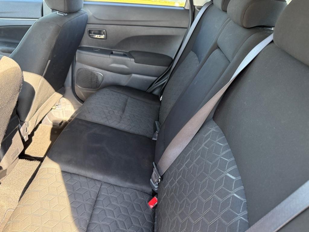 Mitsubishi Outlander Sport photo 15