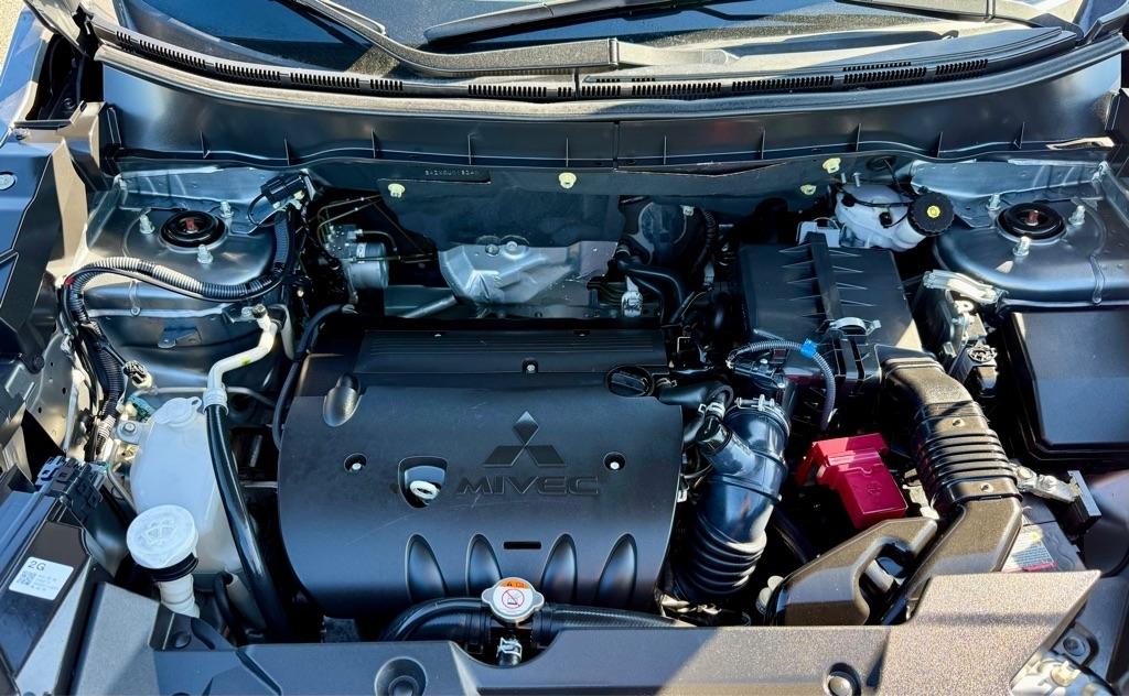 Mitsubishi Outlander Sport photo 17