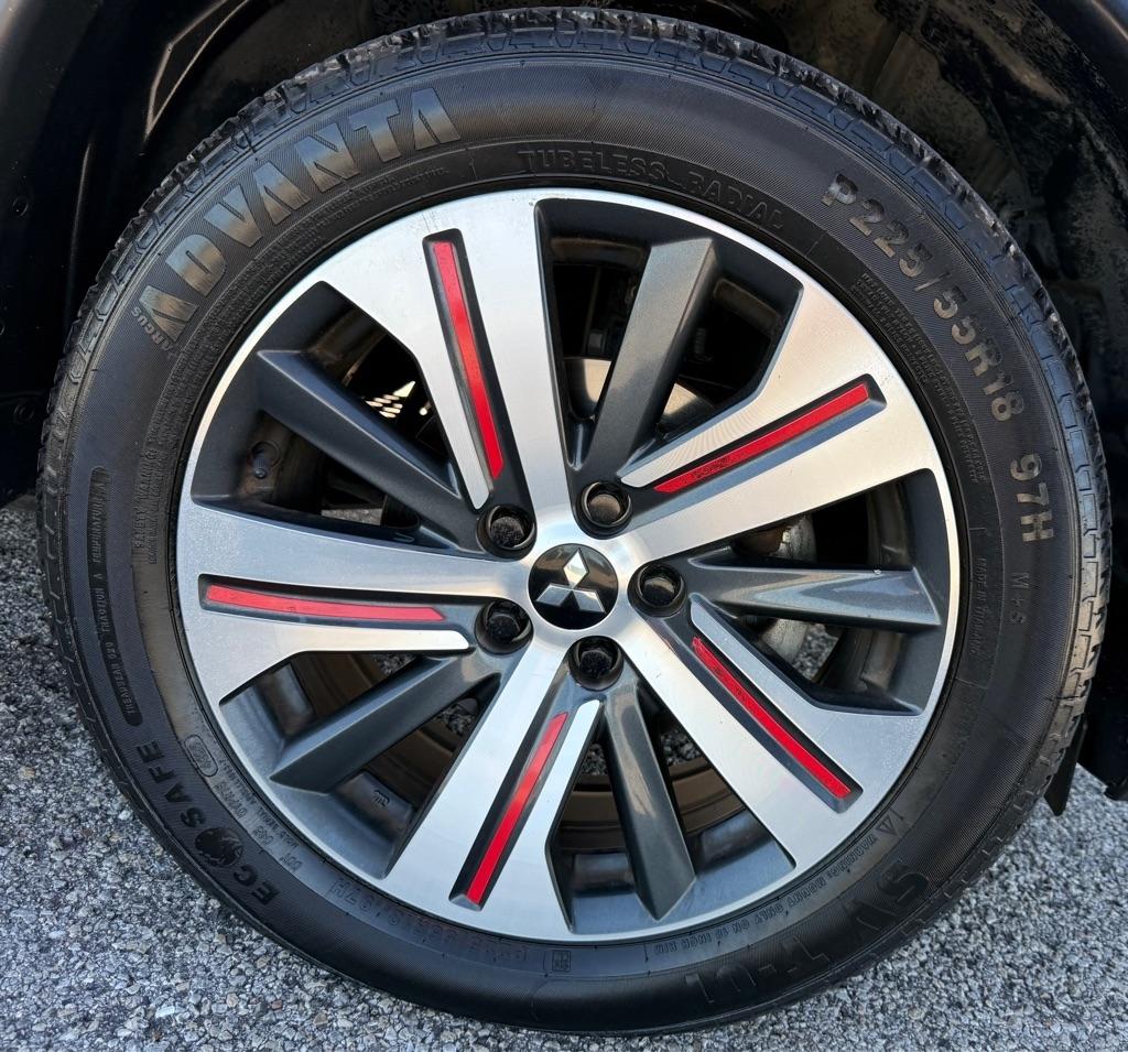 Mitsubishi Outlander Sport photo 18
