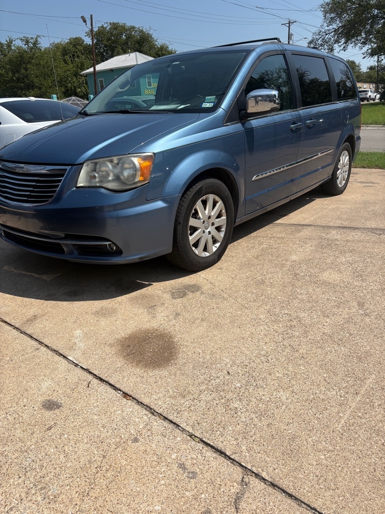 2011 Chrysler Town & Country TOURING L