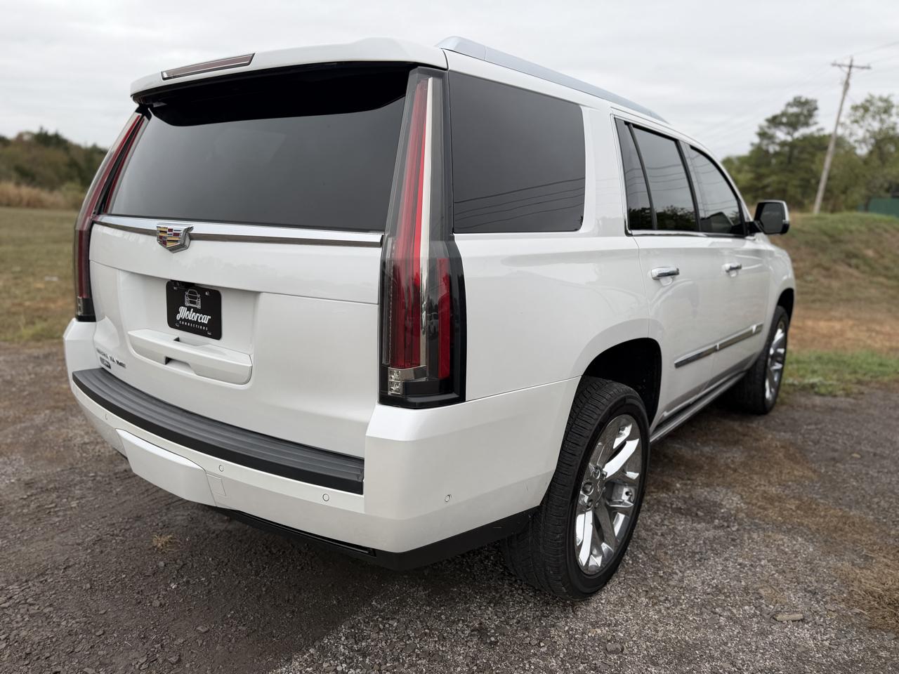 Cadillac Escalade photo 3