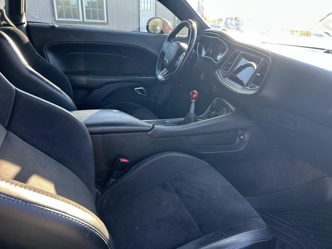 Dodge Challenger photo 12