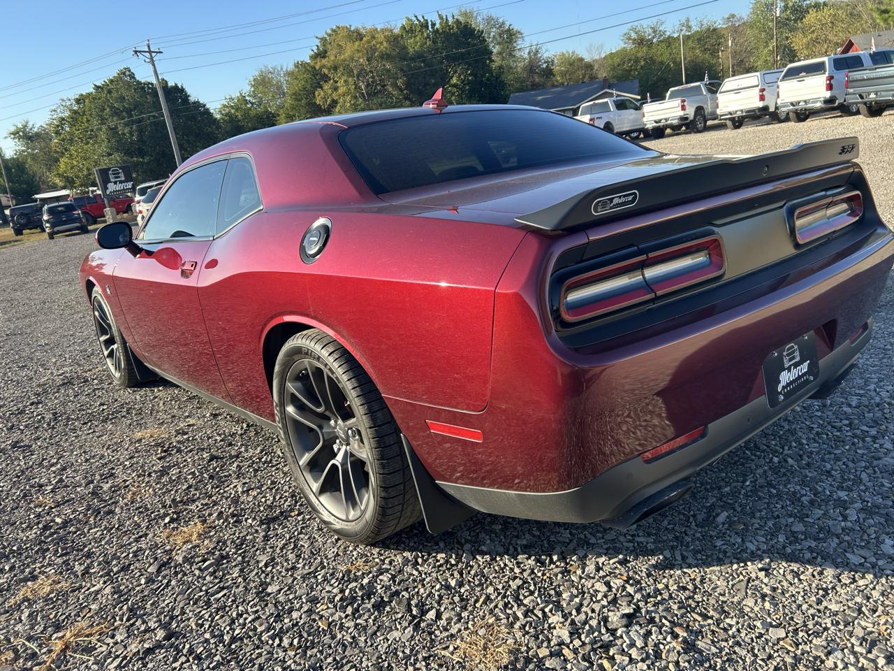 Dodge Challenger photo 13