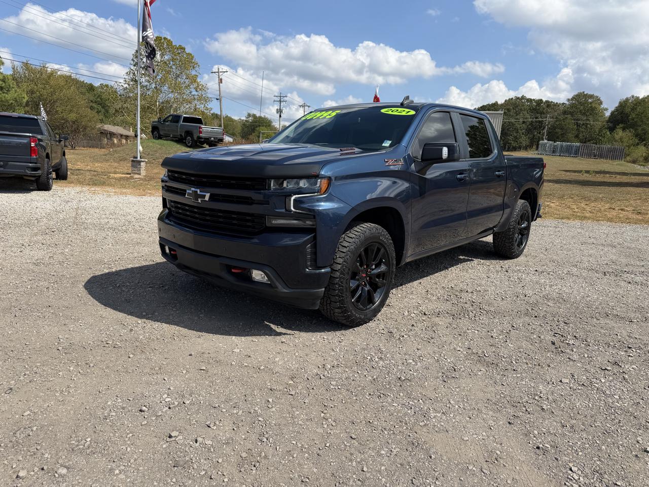 Chevrolet Silverado photo 2