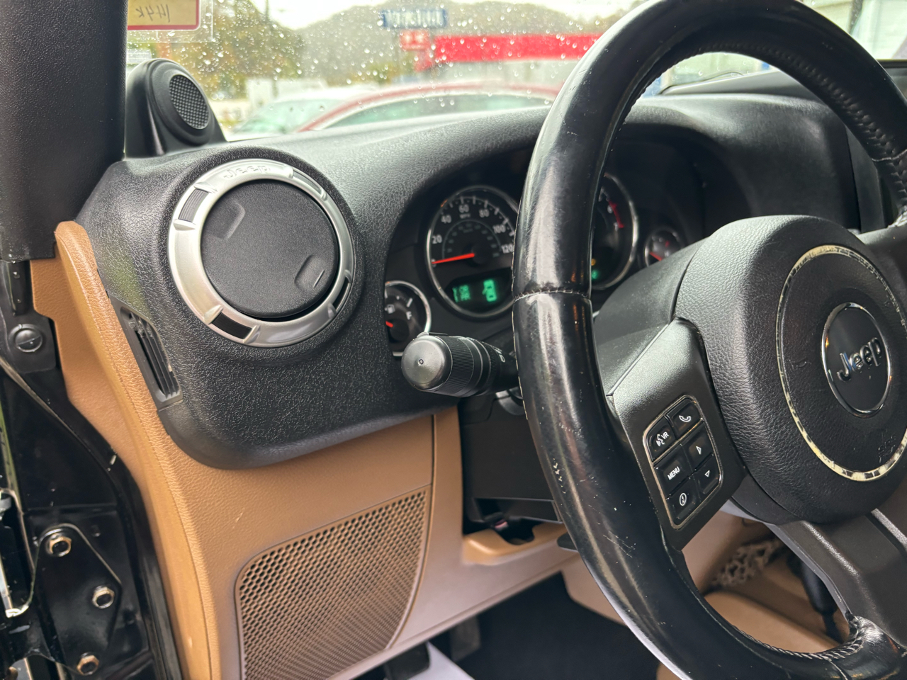 Jeep Wrangler Sahara 4WD 2012