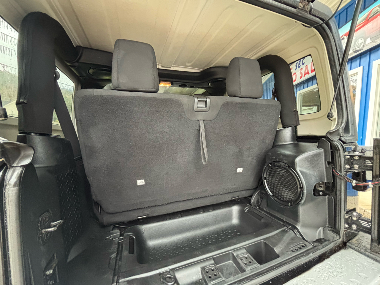 Jeep Wrangler Sahara 4WD 2012