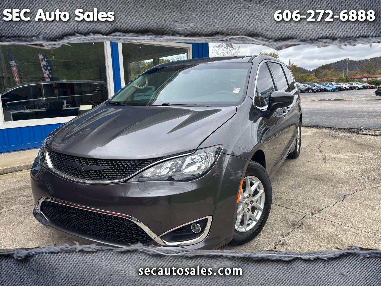 2022 Chrysler Voyager LX