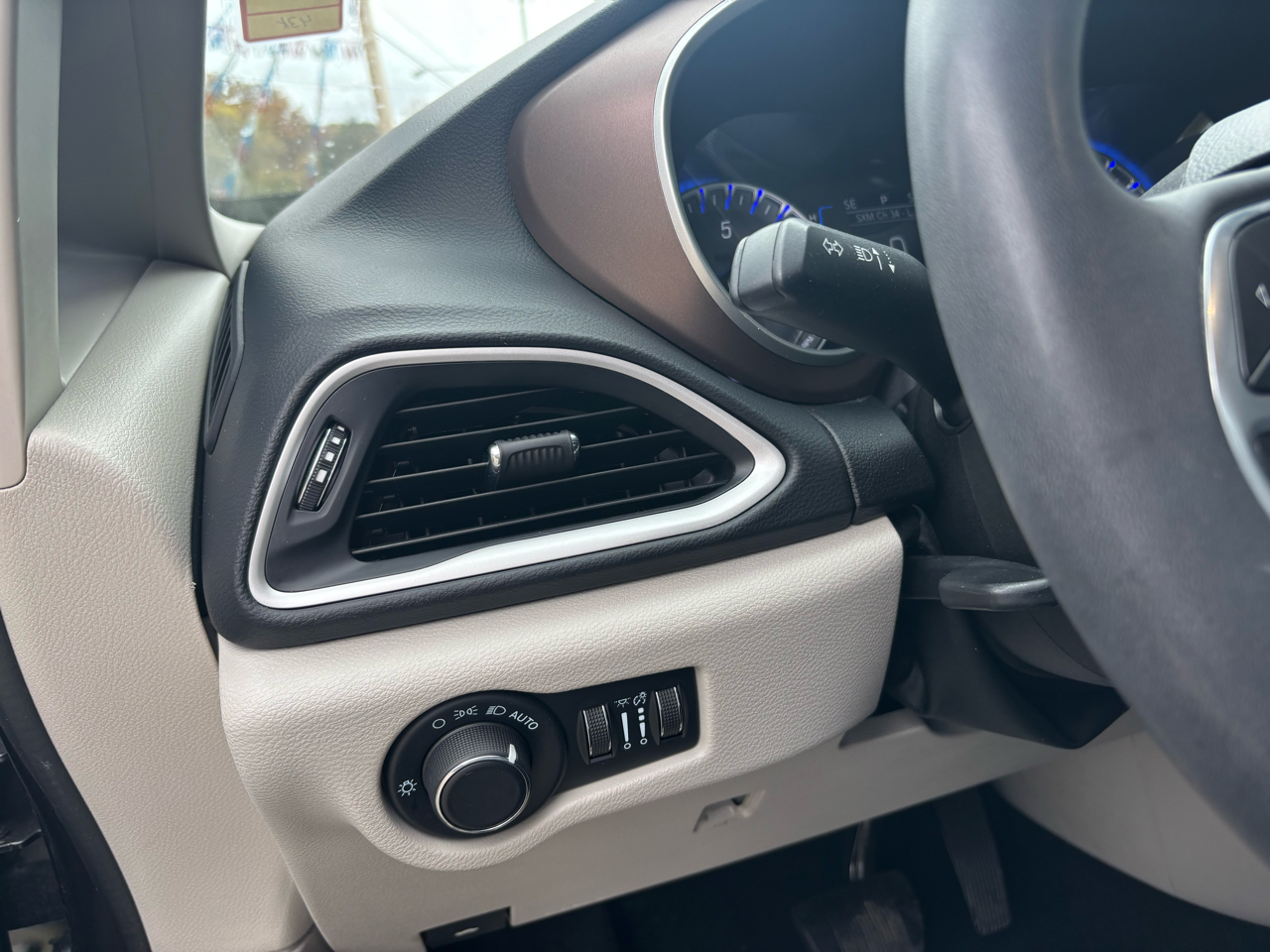 Chrysler Voyager LX 2022