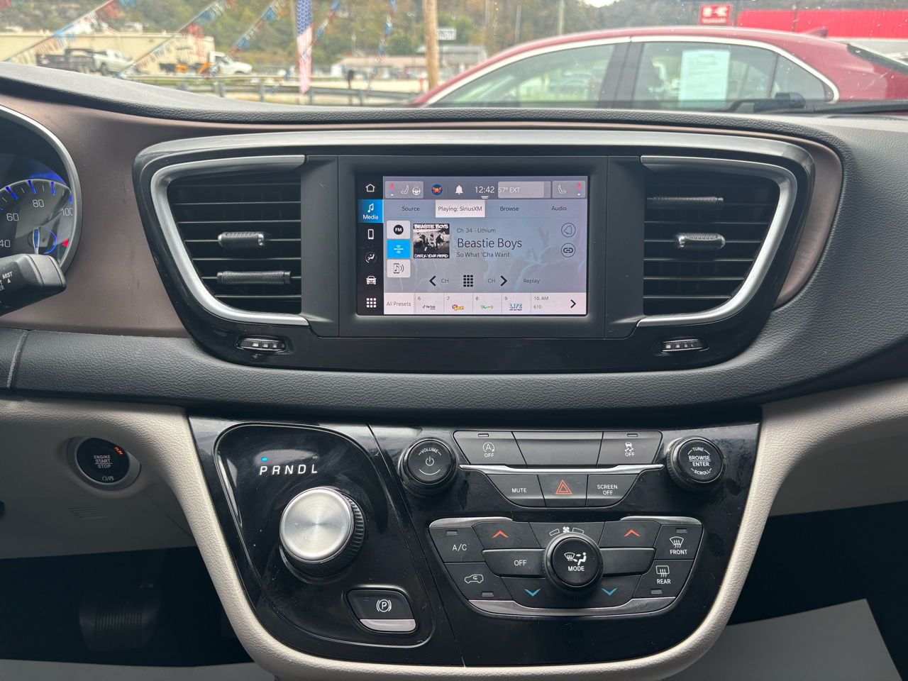 Chrysler Voyager LX 2022