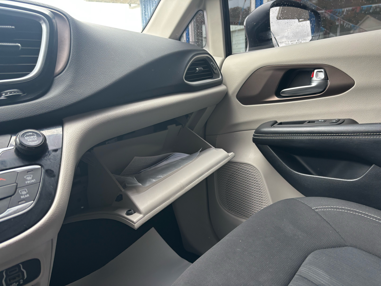 Chrysler Voyager LX 2022