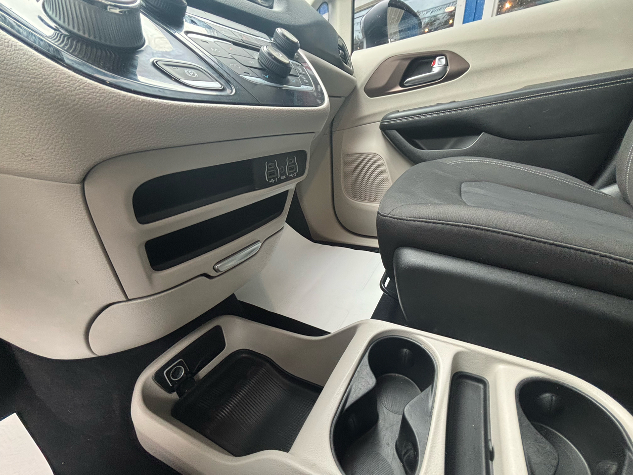 Chrysler Voyager LX 2022