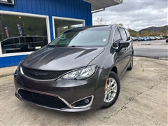 2022 Chrysler Voyager 