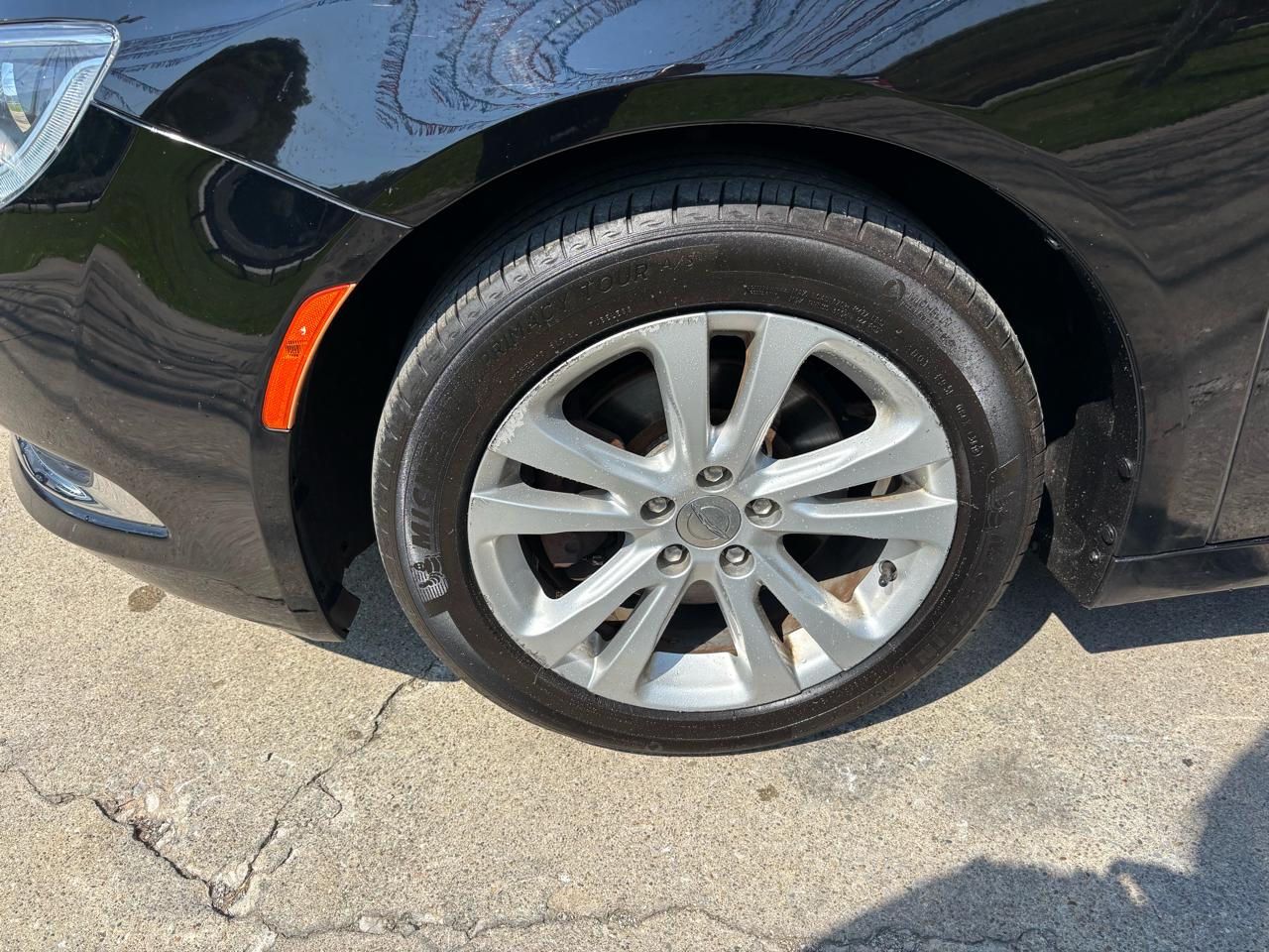 Chrysler 200 4dr Sdn Limited FWD 2016