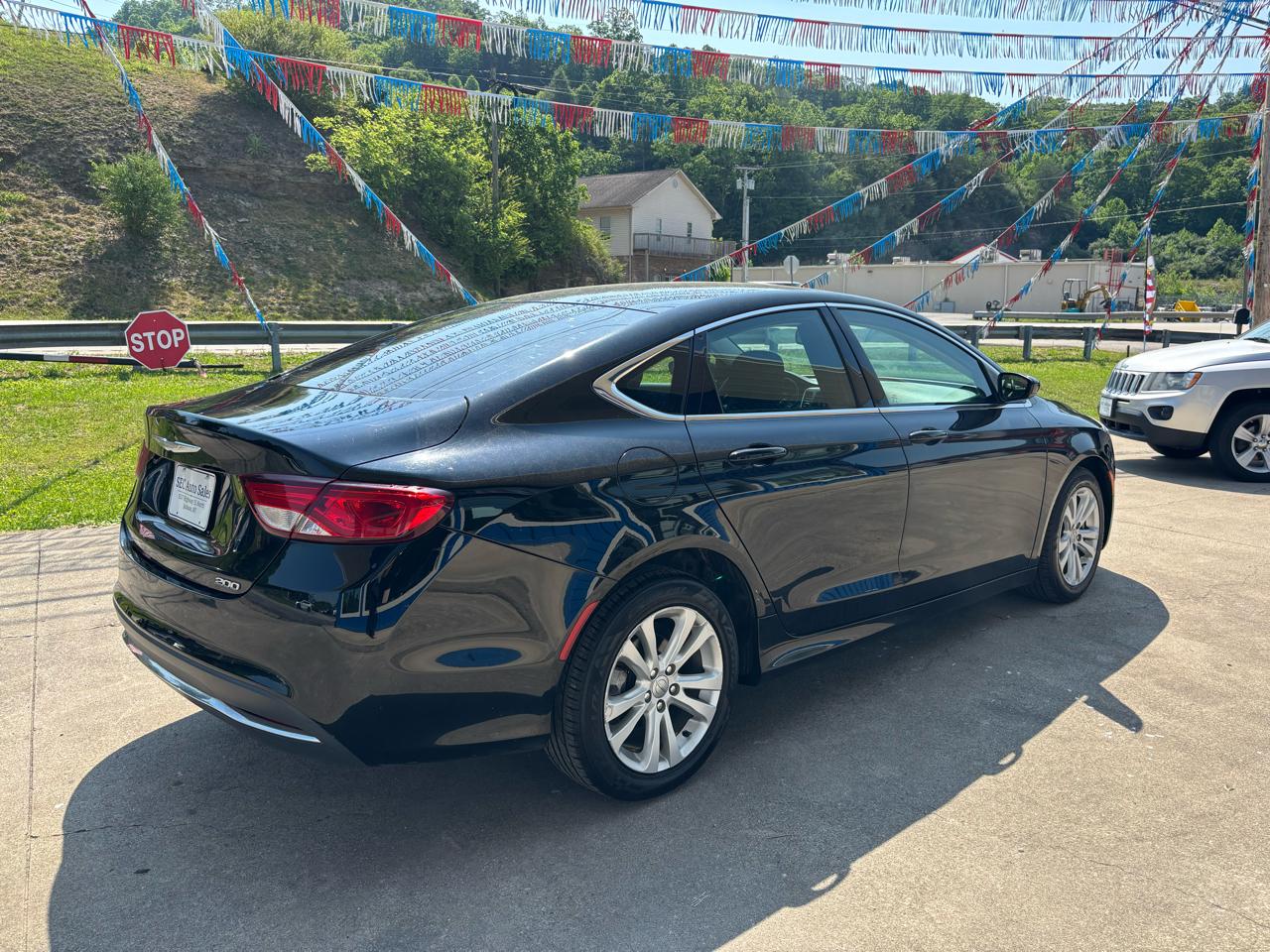 Chrysler 200 4dr Sdn Limited FWD 2016