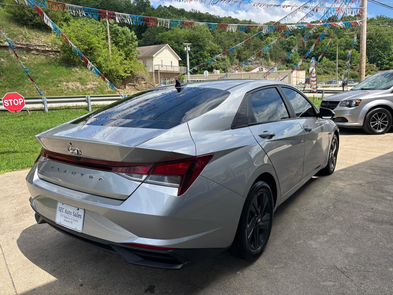 Hyundai Elantra SEL IVT 2021