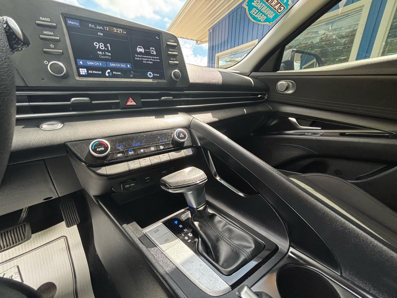 Hyundai Elantra SEL IVT 2021