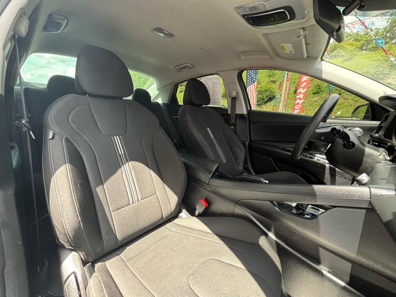 Hyundai Elantra SEL IVT 2021