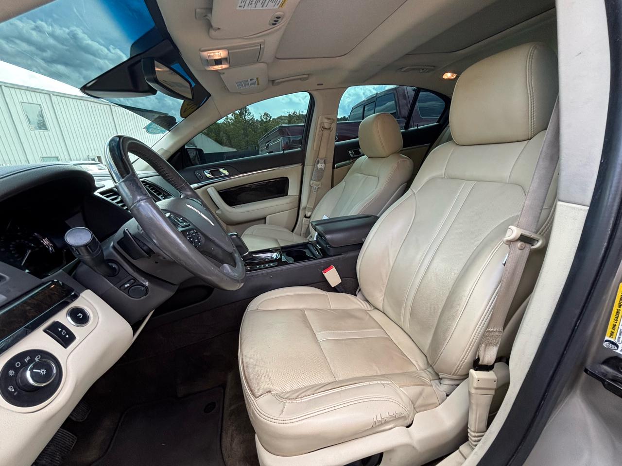 Lincoln MKS 4dr Sdn 3.7L AWD 2015