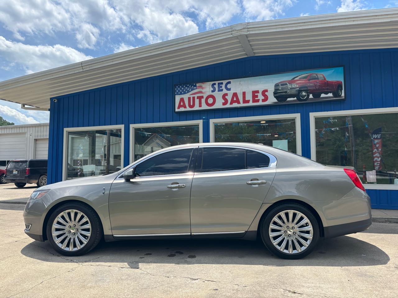 Lincoln MKS 4dr Sdn 3.7L AWD 2015