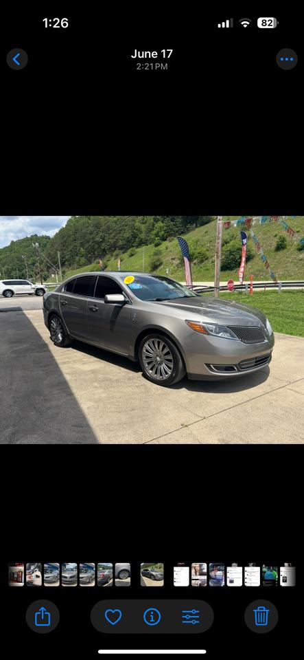 Lincoln MKS 4dr Sdn 3.7L AWD 2015