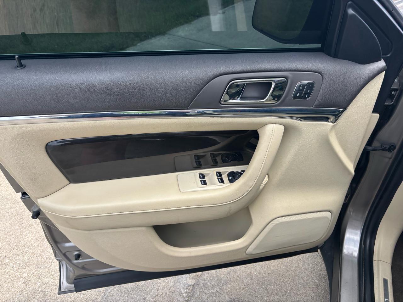 Lincoln MKS 4dr Sdn 3.7L AWD 2015