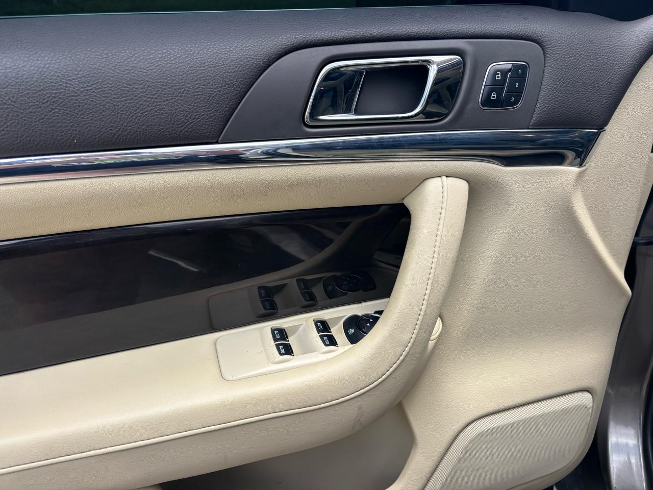 Lincoln MKS 4dr Sdn 3.7L AWD 2015