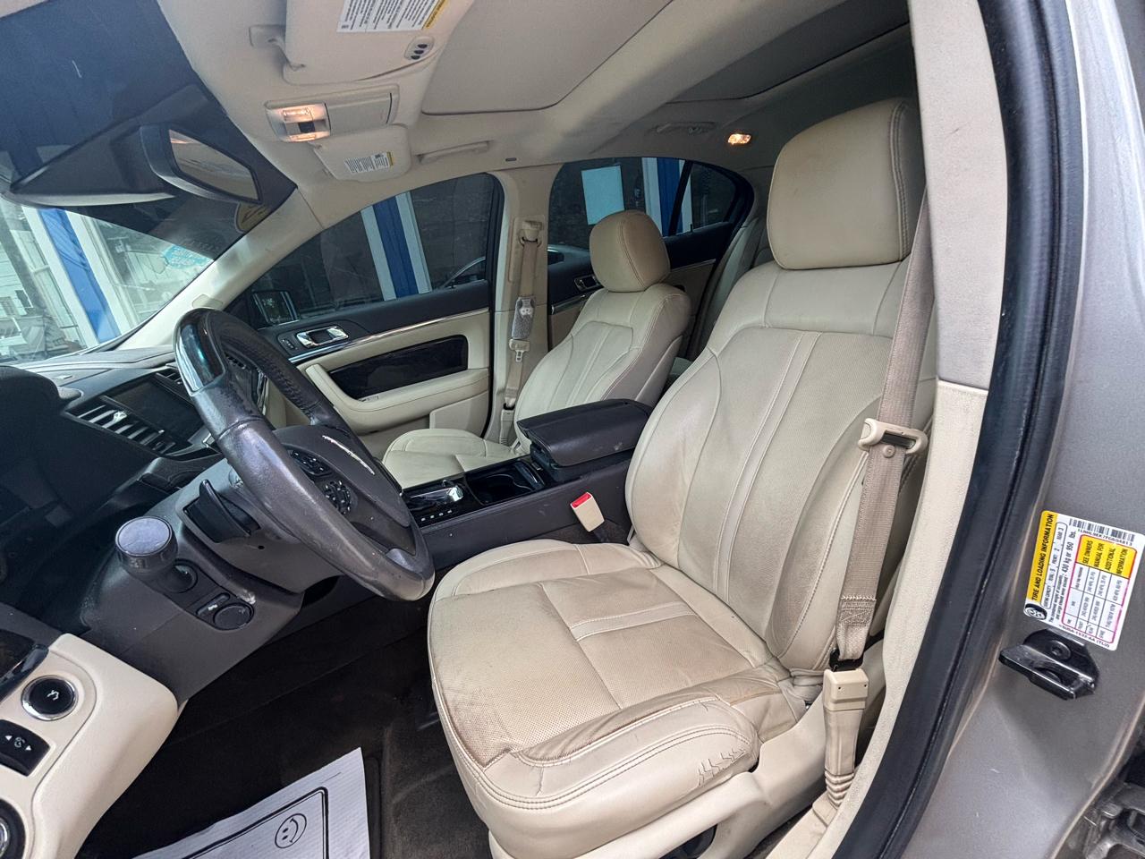 Lincoln MKS 4dr Sdn 3.7L AWD 2015