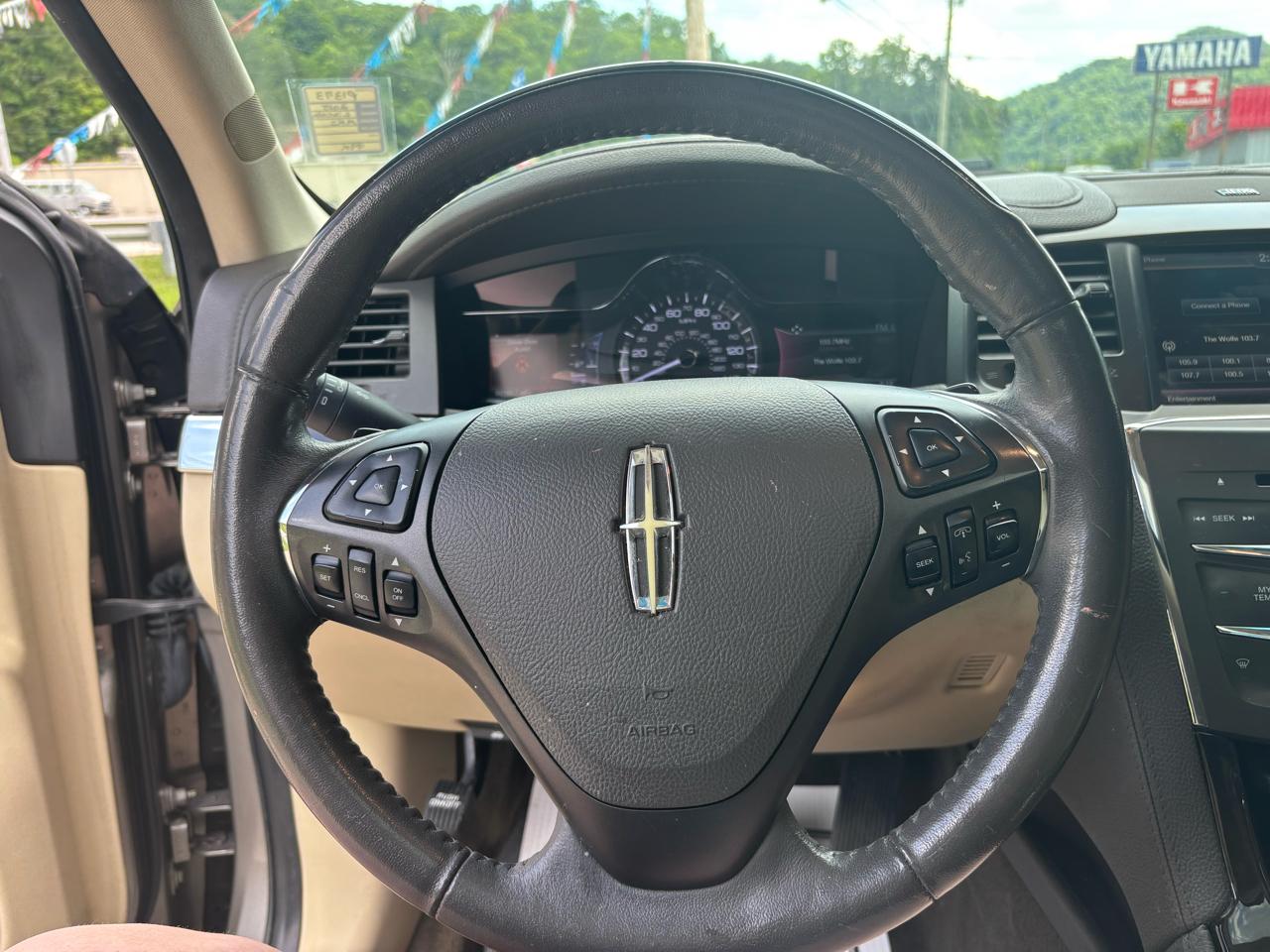 Lincoln MKS 4dr Sdn 3.7L AWD 2015