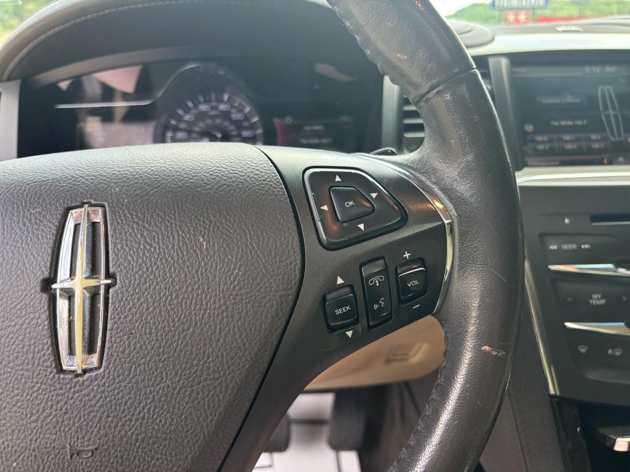 Lincoln MKS 4dr Sdn 3.7L AWD 2015