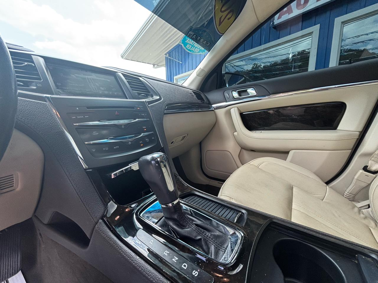 Lincoln MKS 4dr Sdn 3.7L AWD 2015