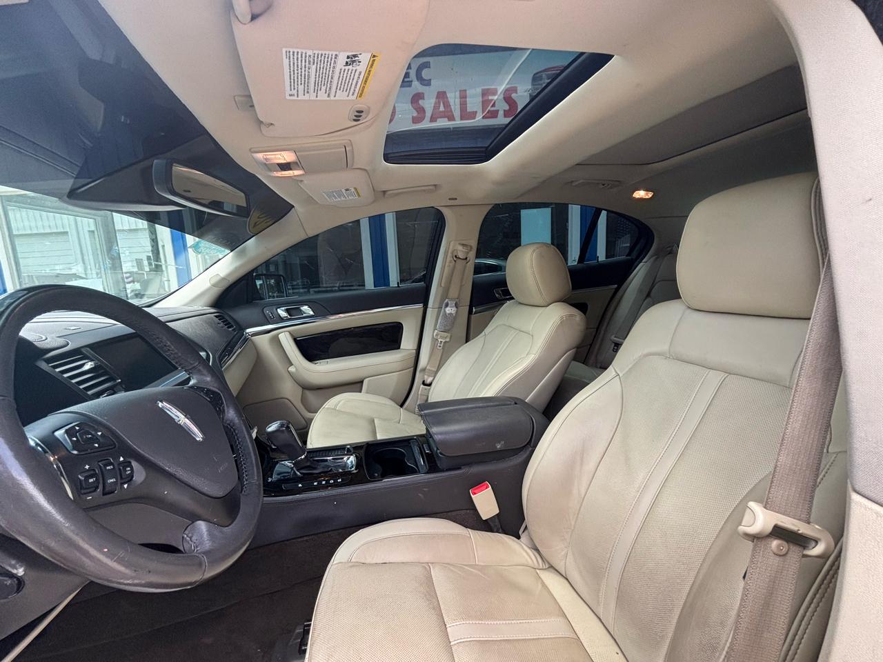 Lincoln MKS 4dr Sdn 3.7L AWD 2015