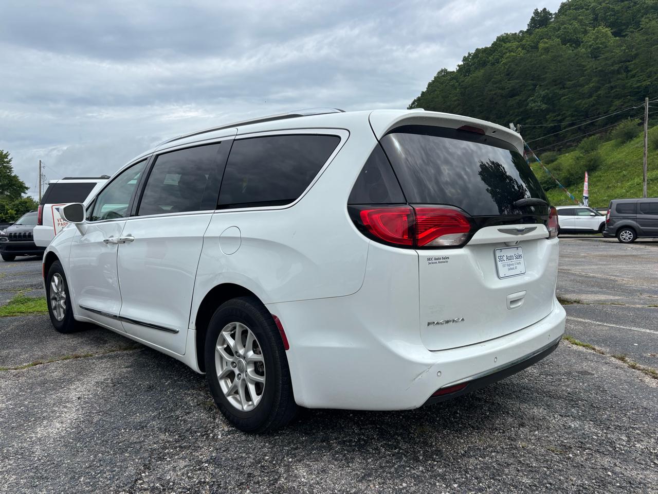 Chrysler Pacifica Touring L FWD 2020
