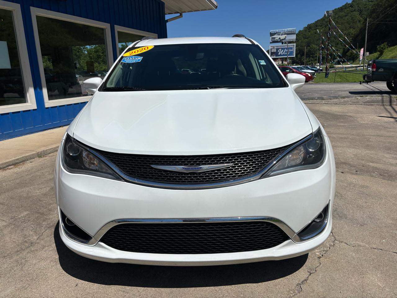 Chrysler Pacifica Touring L FWD 2020