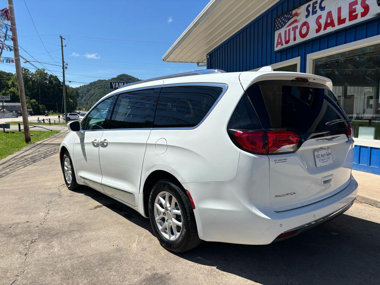Chrysler Pacifica Touring L FWD 2020