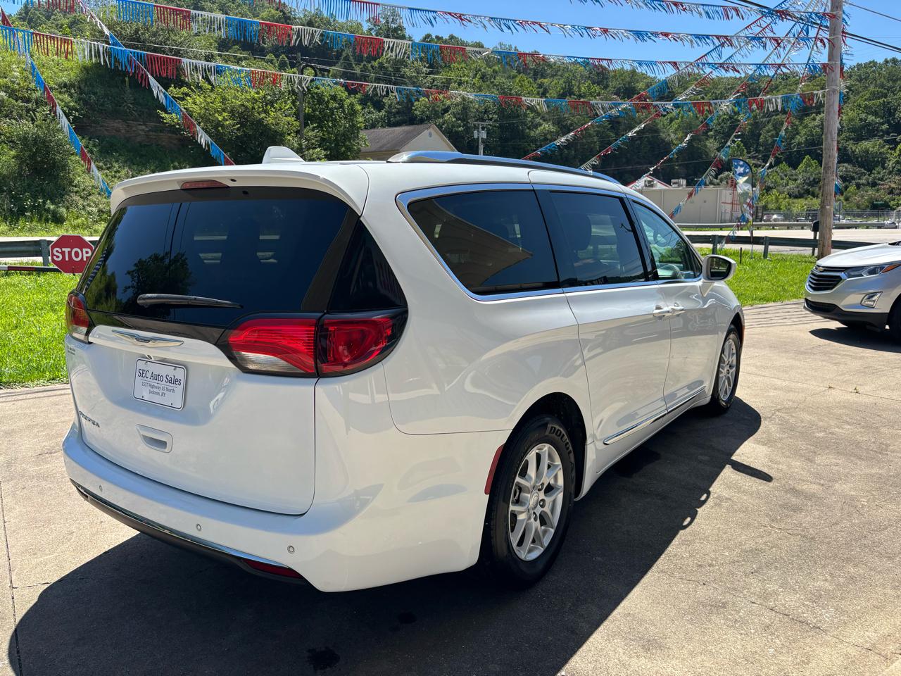 Chrysler Pacifica Touring L FWD 2020