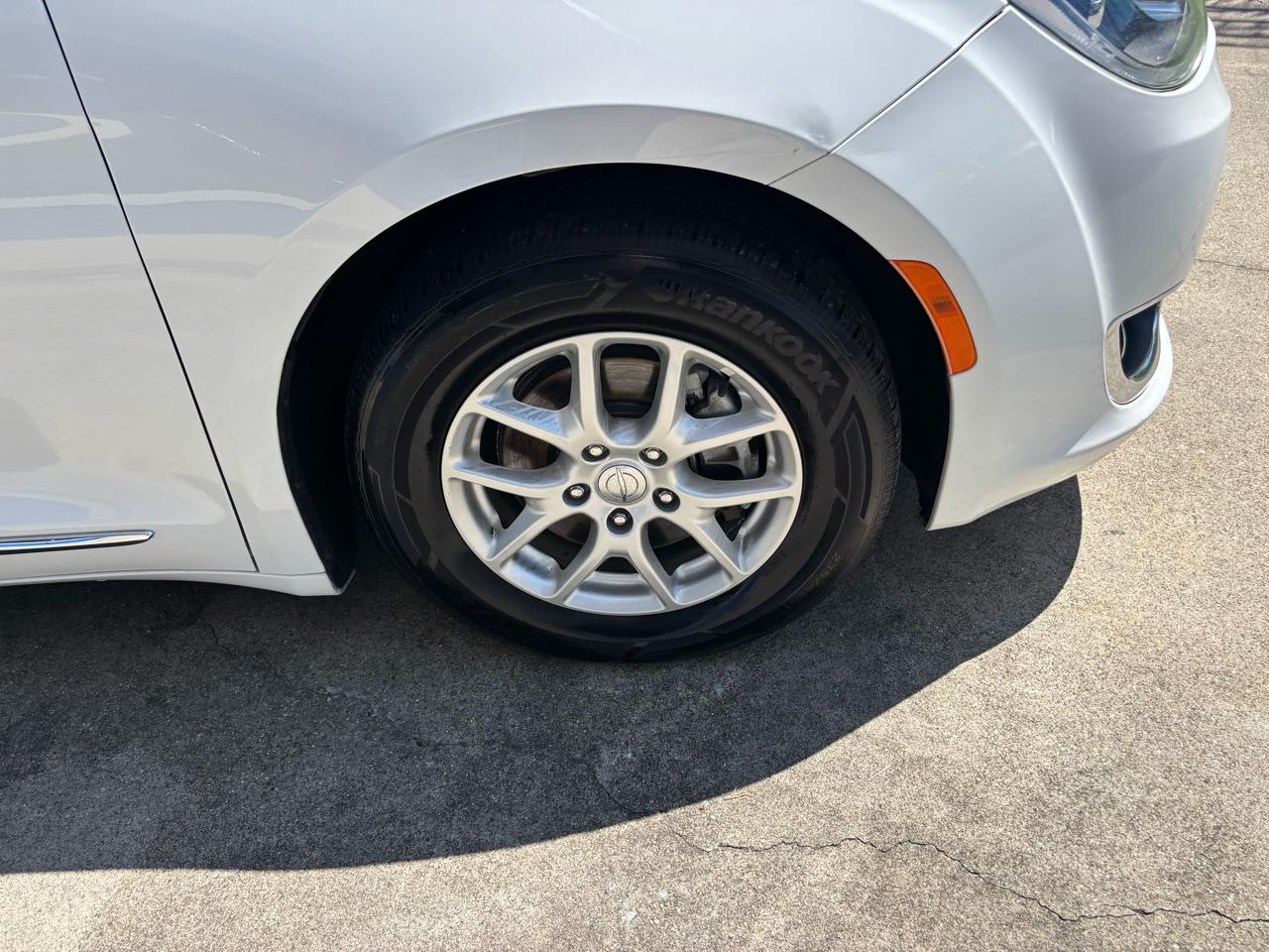 Chrysler Pacifica Touring L FWD 2020