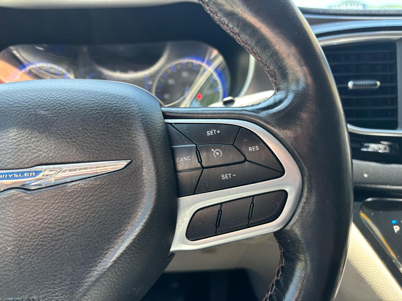 Chrysler Pacifica Touring L FWD 2020