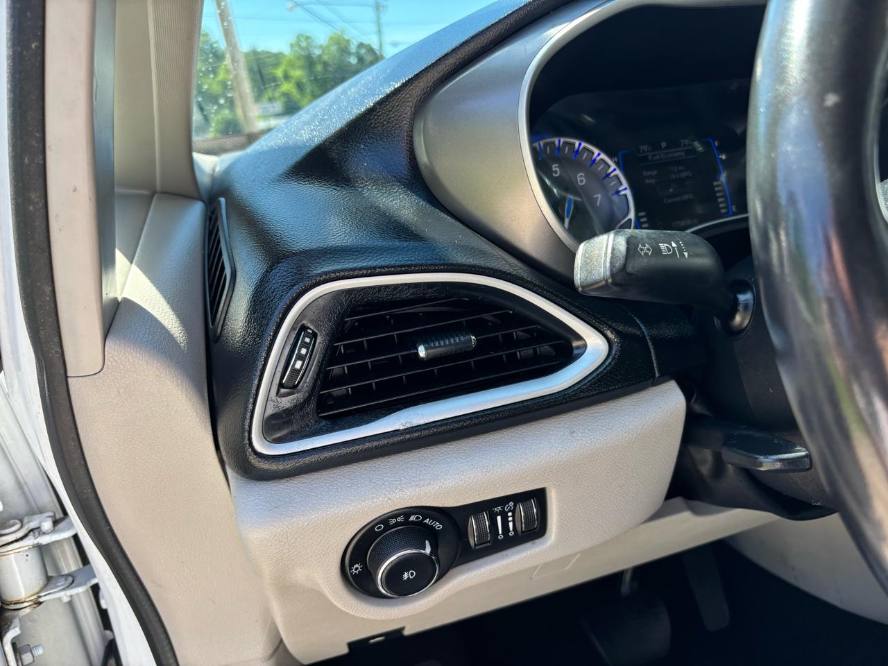 Chrysler Pacifica Touring L FWD 2020