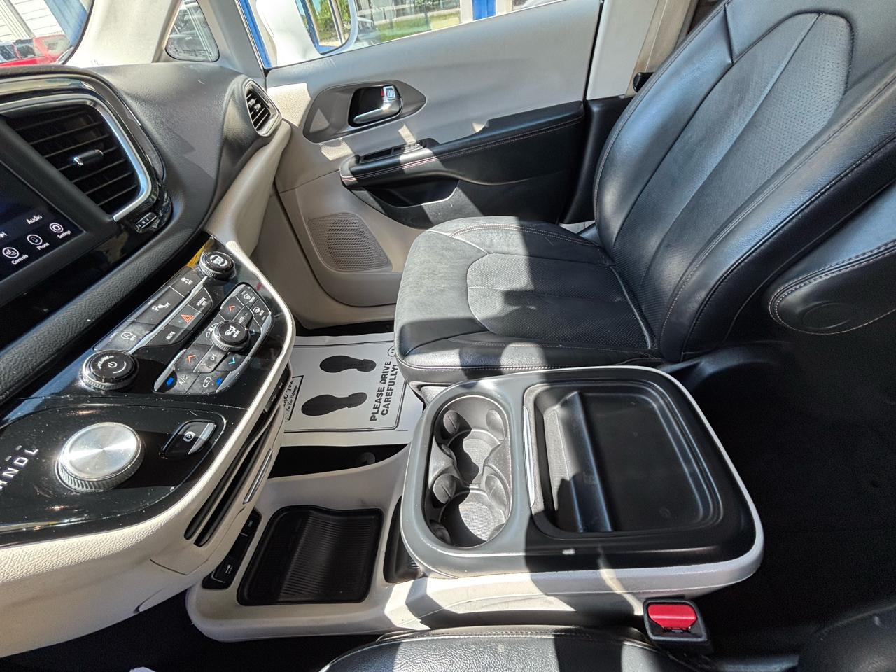 Chrysler Pacifica Touring L FWD 2020