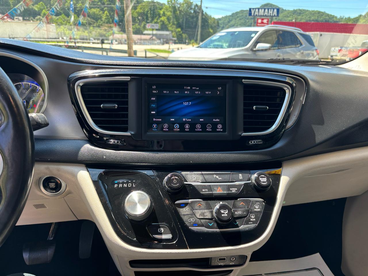 Chrysler Pacifica Touring L FWD 2020