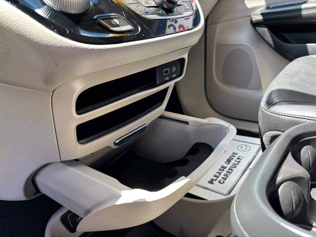 Chrysler Pacifica Touring L FWD 2020