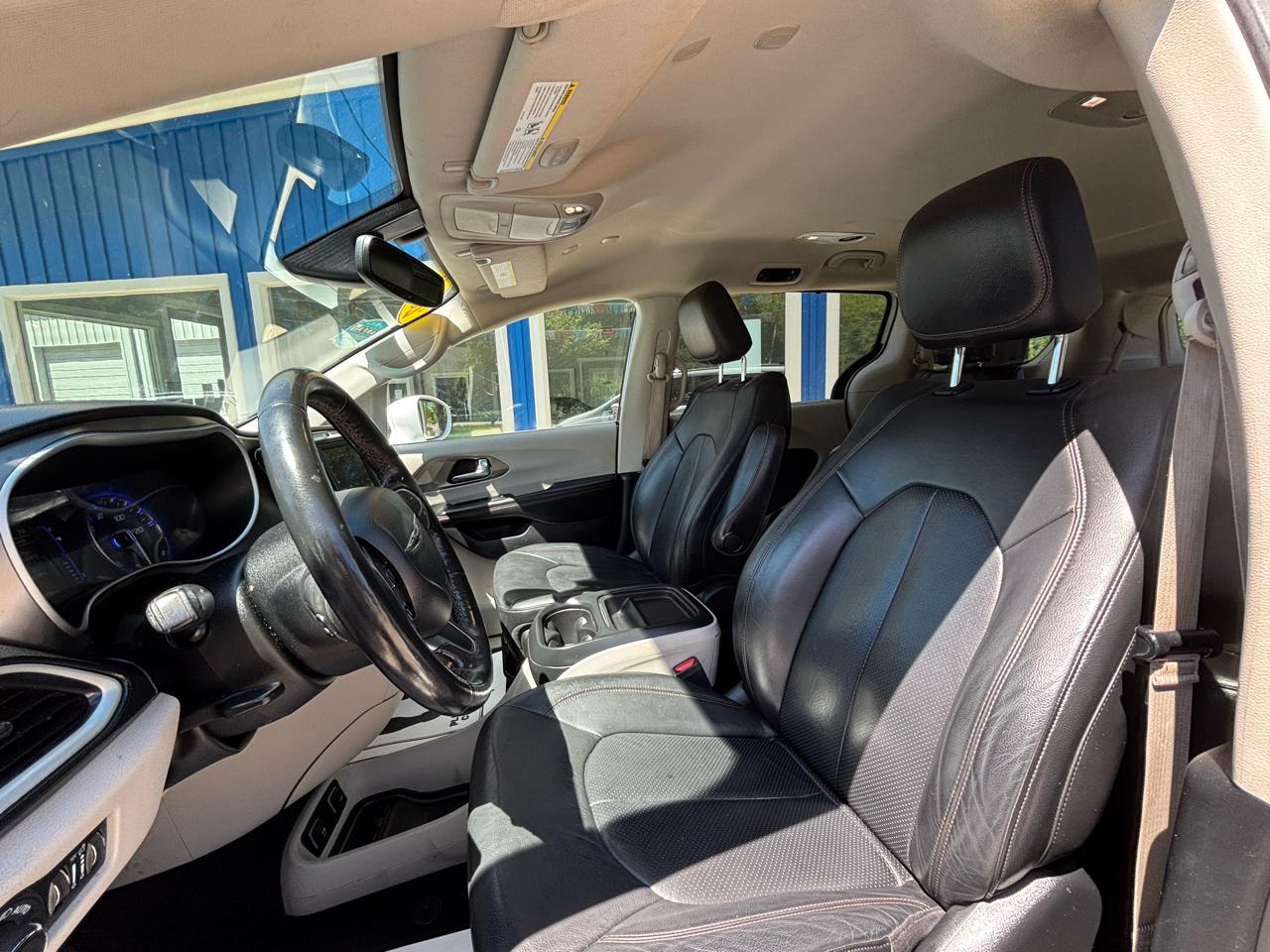 Chrysler Pacifica Touring L FWD 2020