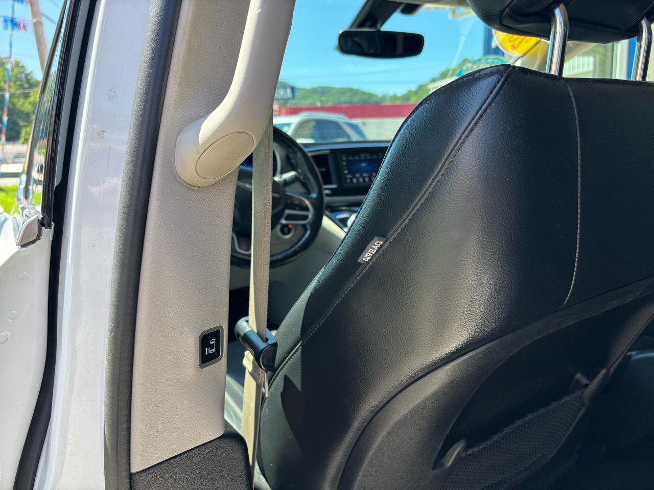 Chrysler Pacifica Touring L FWD 2020