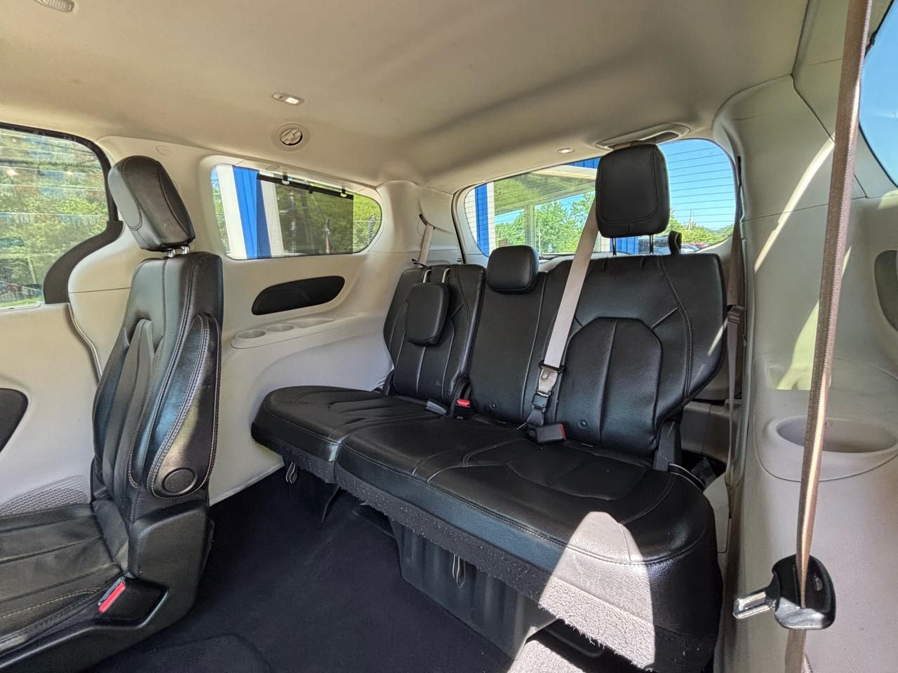 Chrysler Pacifica Touring L FWD 2020