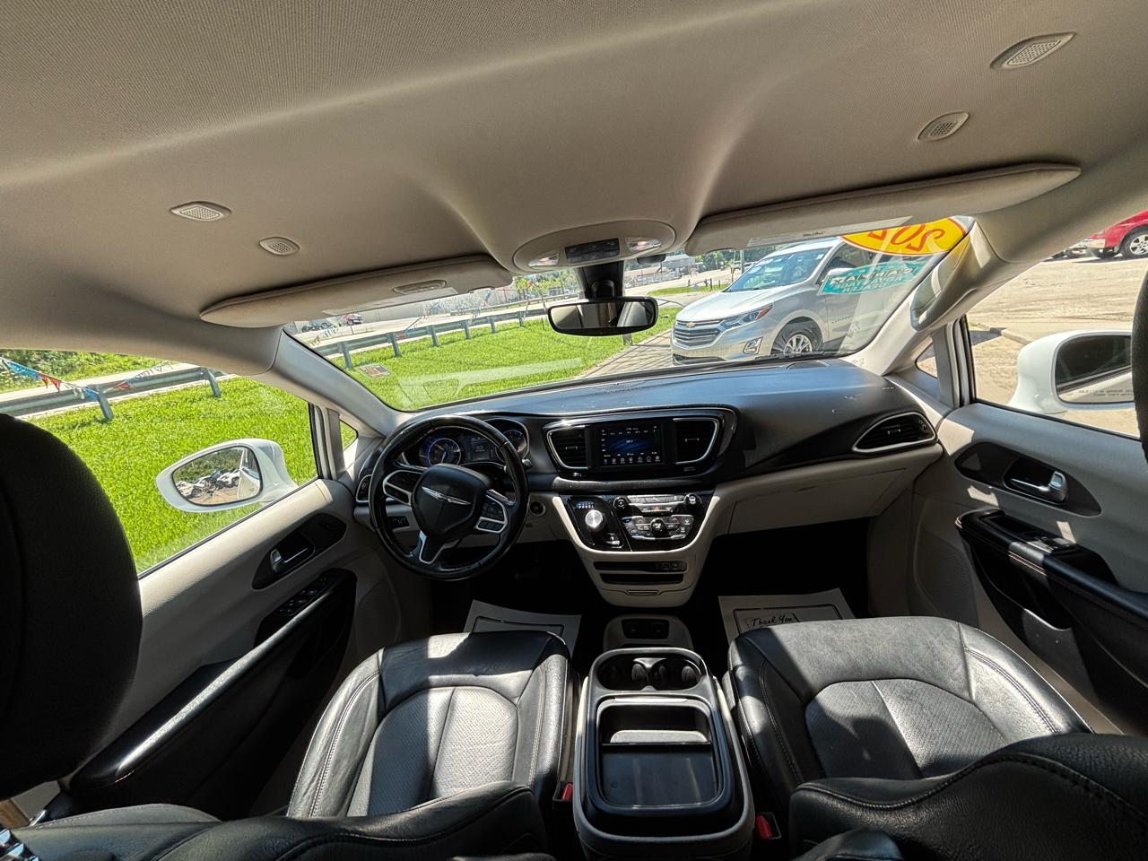 Chrysler Pacifica Touring L FWD 2020