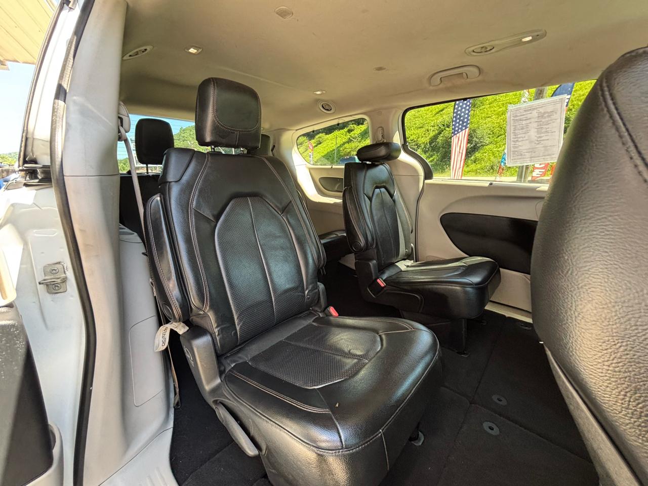 Chrysler Pacifica Touring L FWD 2020