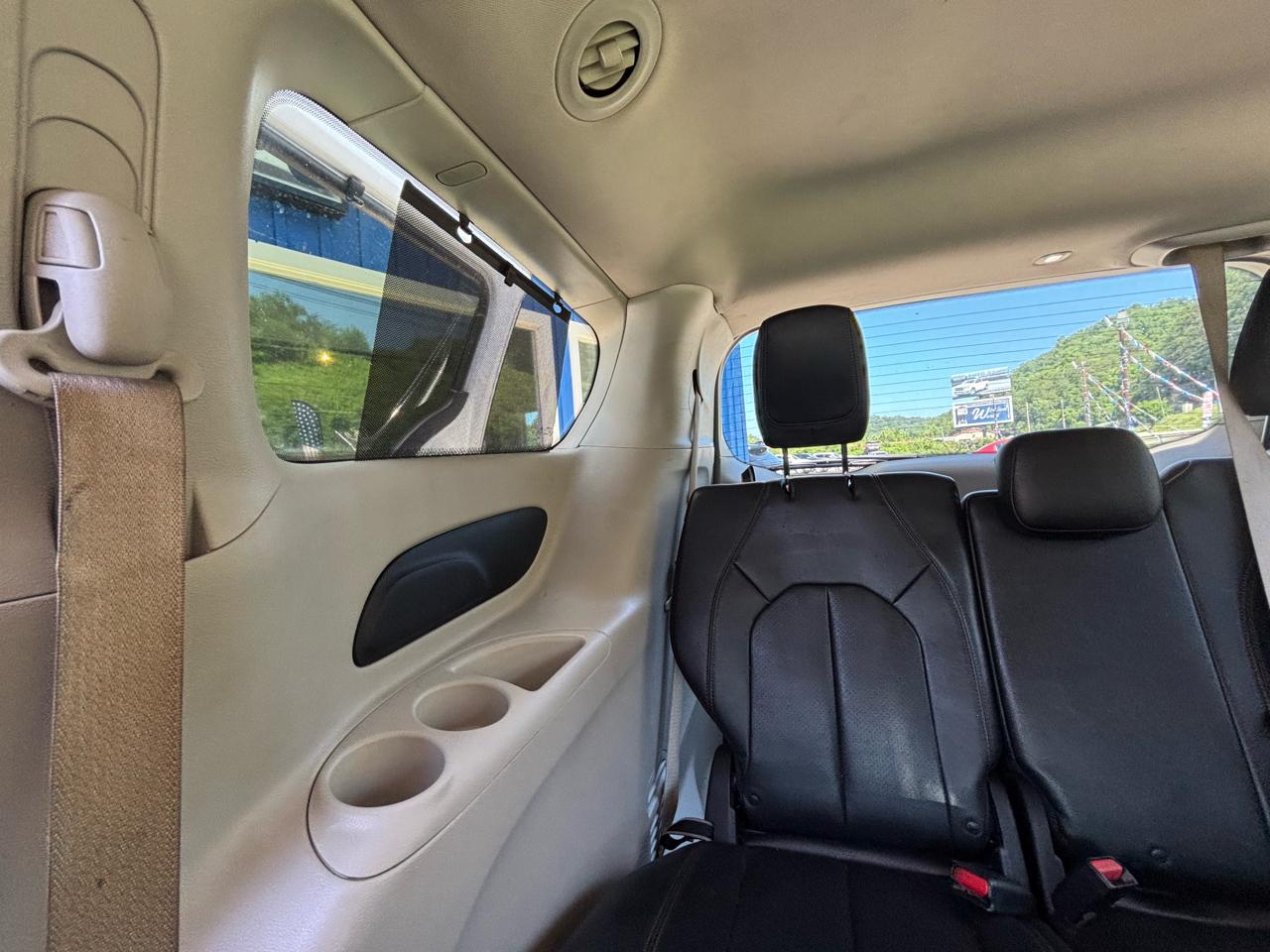 Chrysler Pacifica Touring L FWD 2020