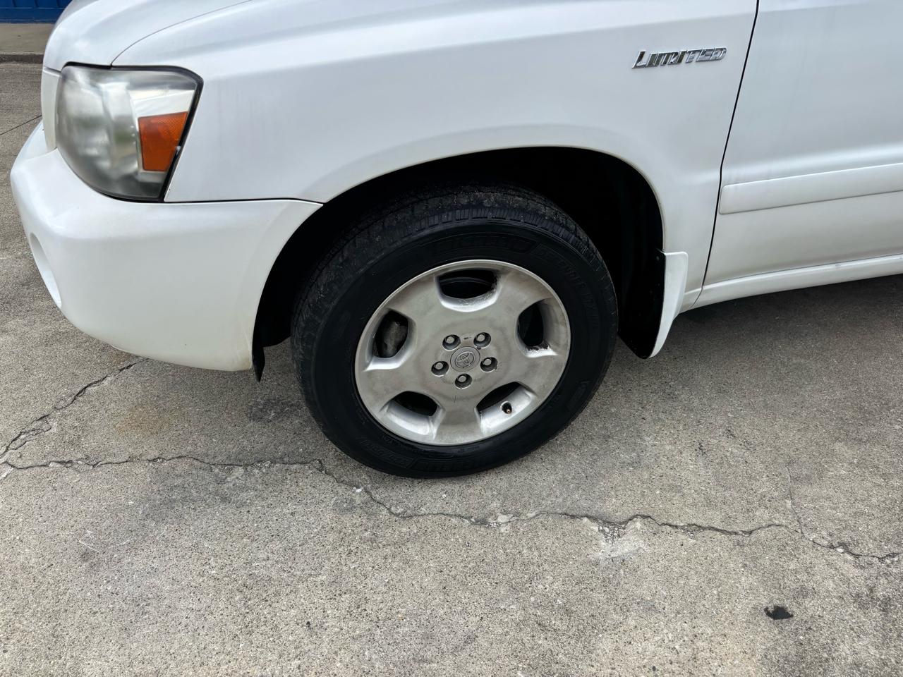 Toyota Highlander 4dr V6 4WD w/3rd Row (Natl) 2005