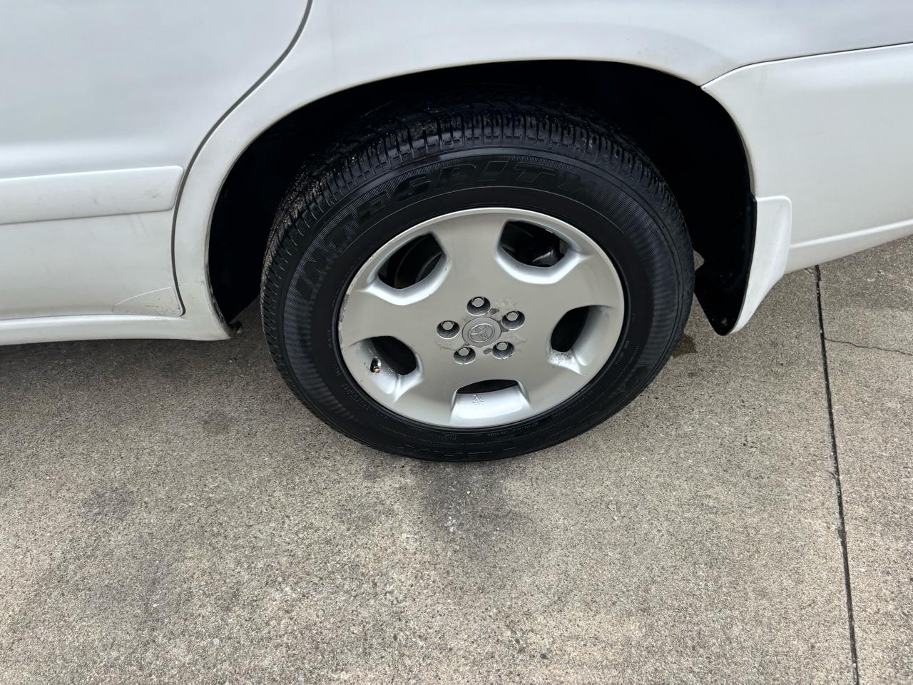 Toyota Highlander 4dr V6 4WD w/3rd Row (Natl) 2005